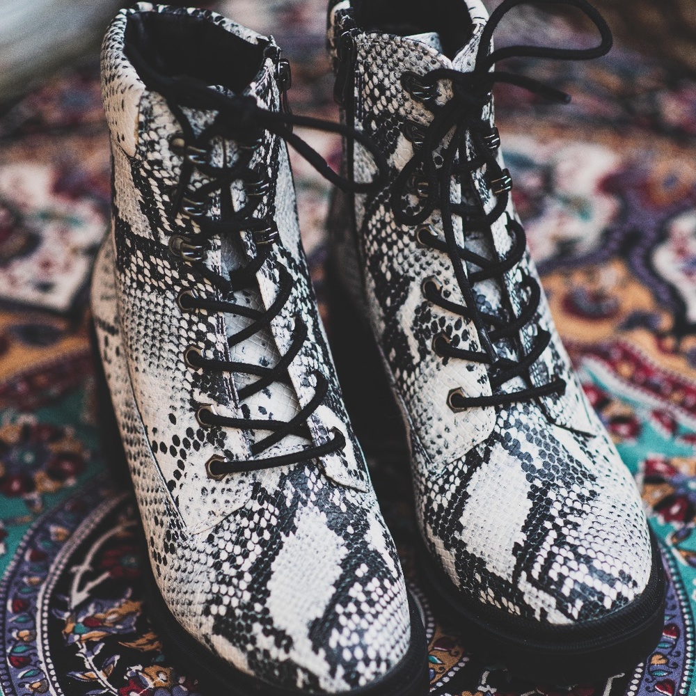 NWOT Steve Madden Snake Print Boot